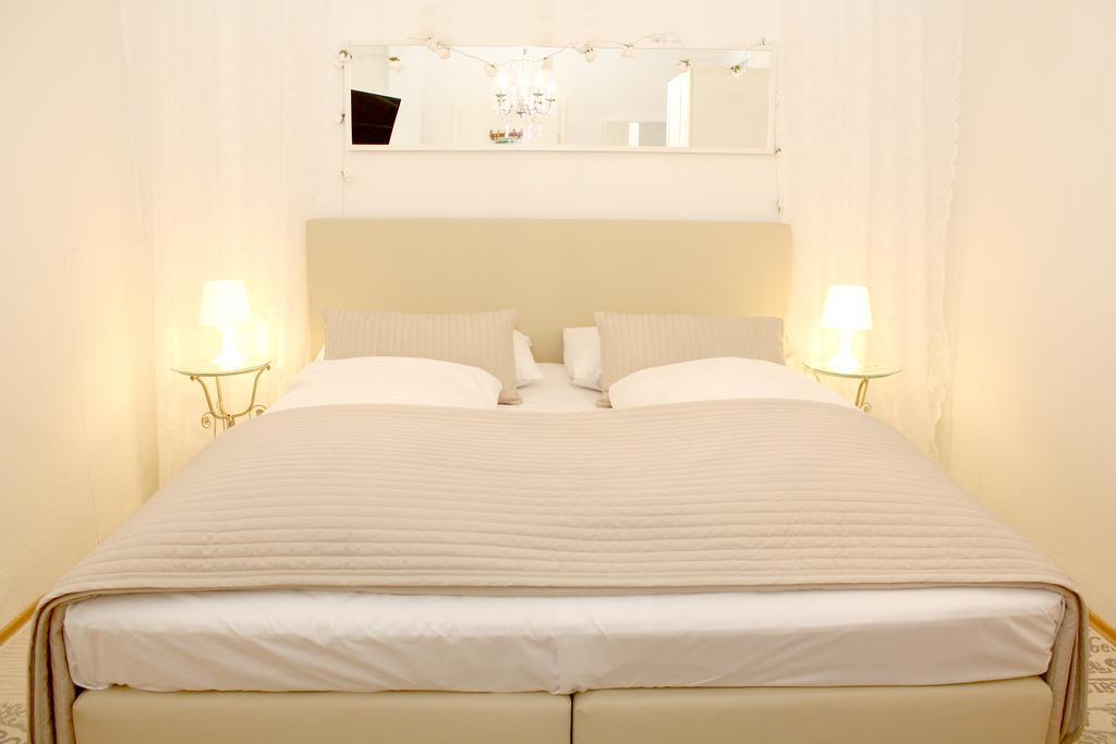 Cityhotel Am Domplatz Self-Checkin 클라겐푸르트 객실 사진